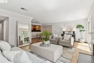 Photo #2: 41094836 Listing