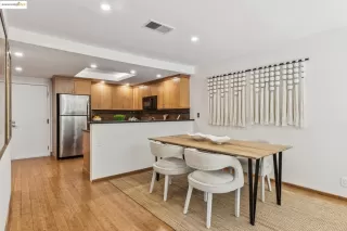 Photo #6: 41094836 Listing