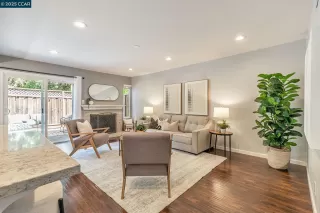 Photo #2: 41095002 Listing