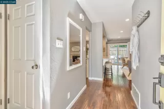 Photo #5: 41095002 Listing