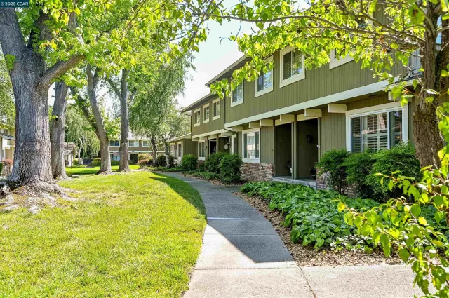 MLS: 41095275 Condo For Sale