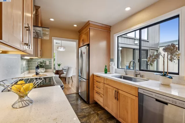 MLS: 41095284 Condo For Sale