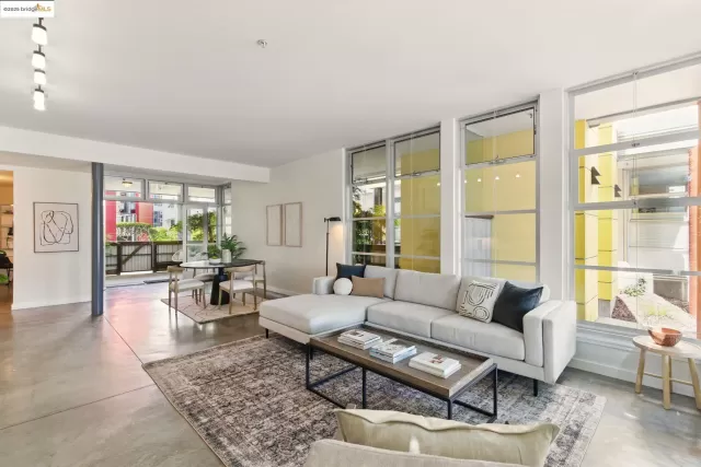 MLS: 41095452 Condo For Sale