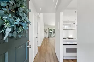 More Details about MLS # 41095881 : 3847 VINEYARD AVE