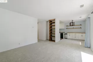 Photo #5: 41095886 Listing