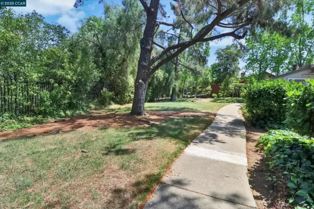 MLS: 41095982 Condo For Sale