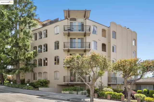 MLS: 41095996 Condo For Sale