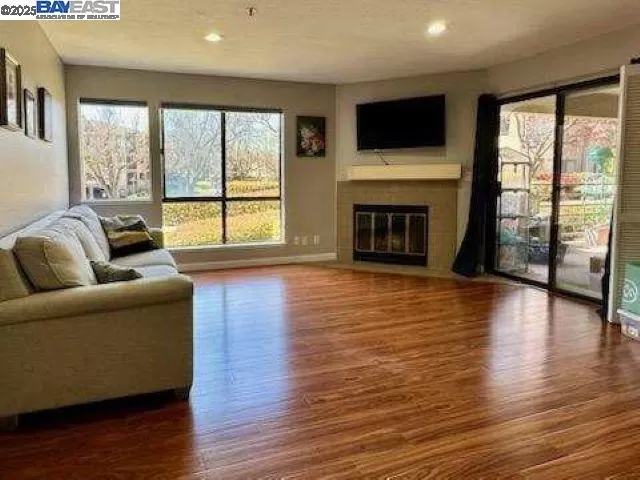 MLS: 41096016 Condo For Sale