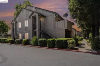 Click for more information on MLS # 41096261 : 1183 LAKEVIEW CIR More Details about MLS # 41096261 : 1183 LAKEVIEW CIR