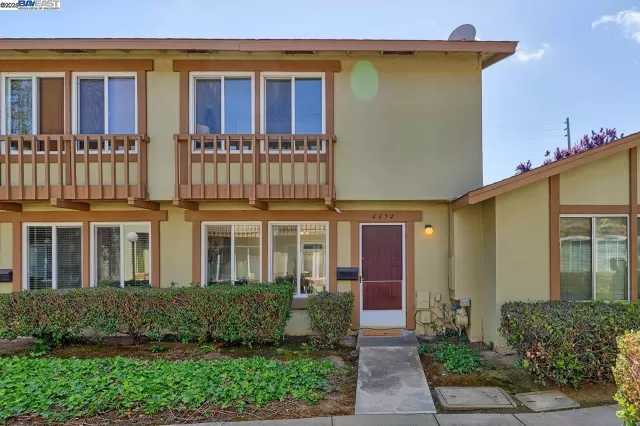 MLS: 41096401 Condo For Sale