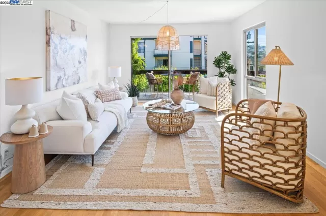 MLS: 41096497 Condo For Sale