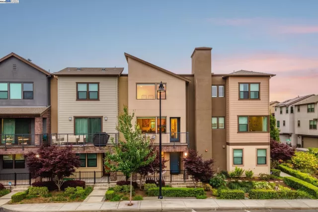 MLS: 41096500 Condo For Sale