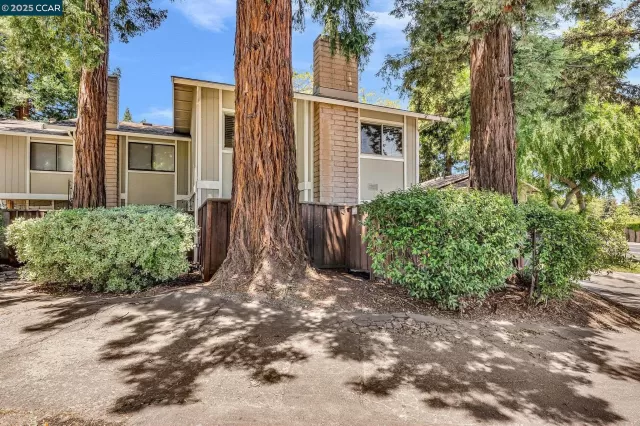 MLS: 41096508 Condo For Sale