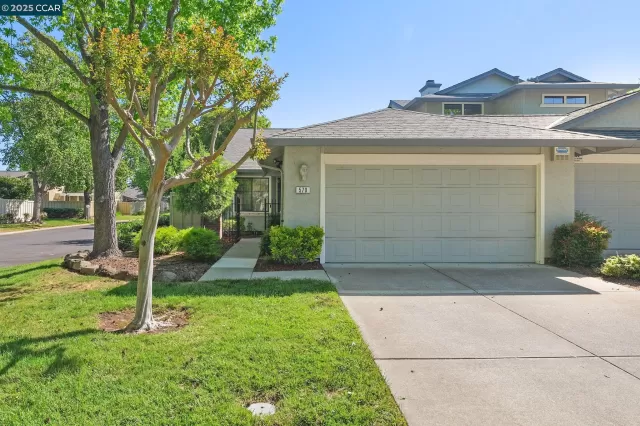 MLS: 41096605 Condo For Sale