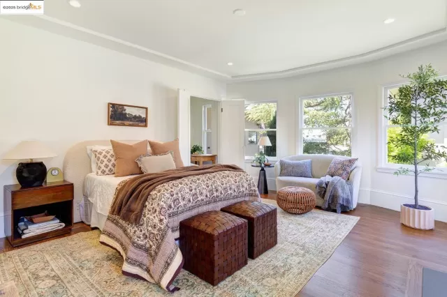 MLS: 41096717 Condo For Sale