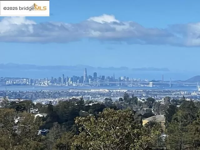 MLS: 41096818 Condo For Sale