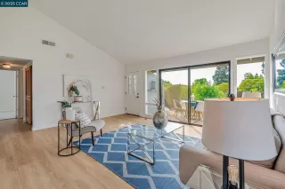 Photo #5: 41096819 Listing