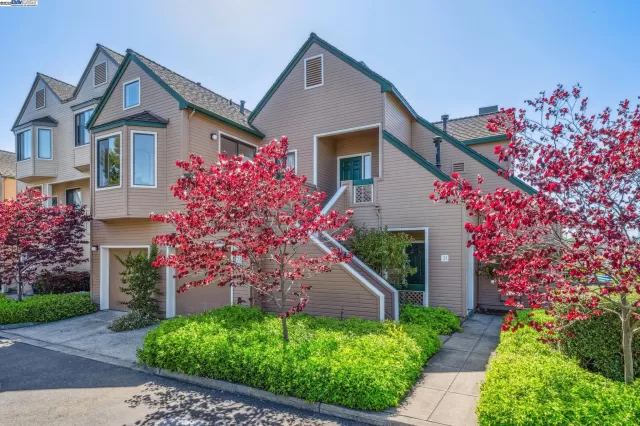 MLS: 41096834 Condo For Sale