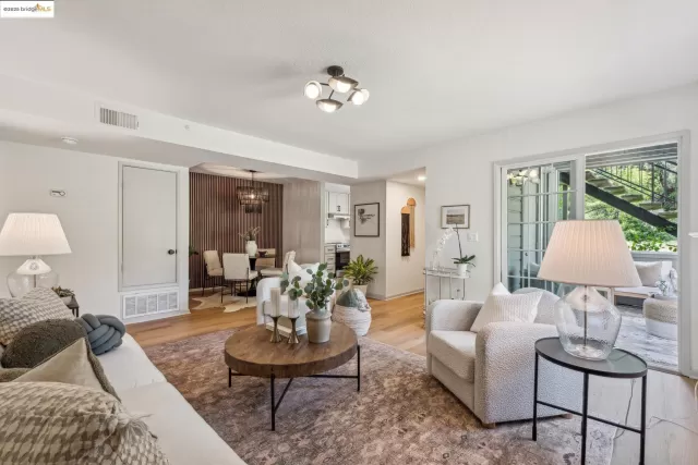 MLS: 41096921 Condo For Sale