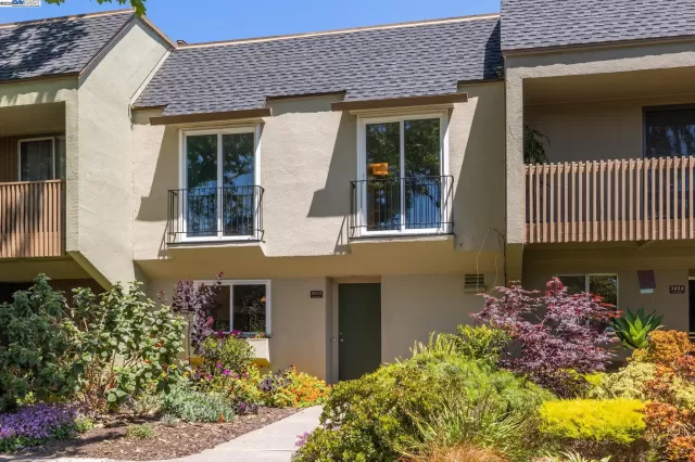 MLS: 41096938 Condo For Sale