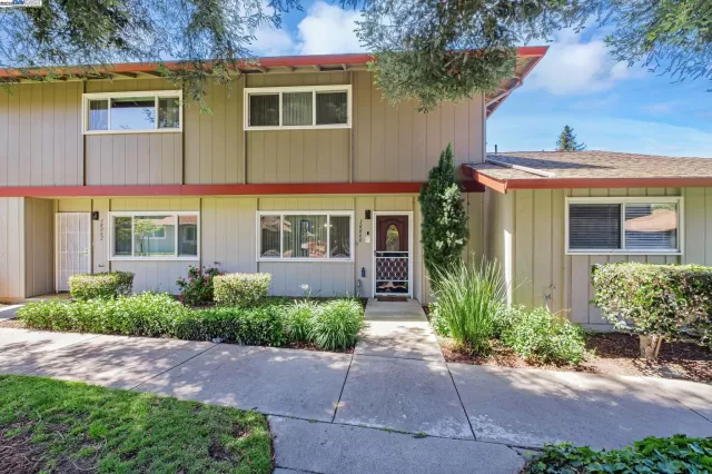 MLS: 41097010 Condo For Sale