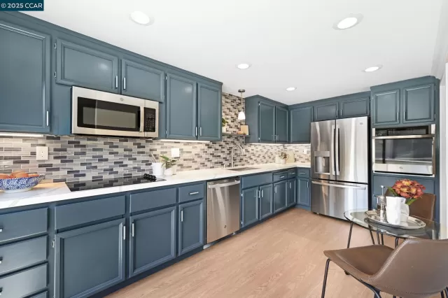 MLS: 41097085 Condo For Sale