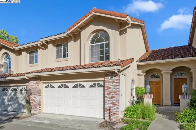 MLS: 41097108 Condo For Sale