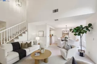 Photo #6: 41097108 Listing