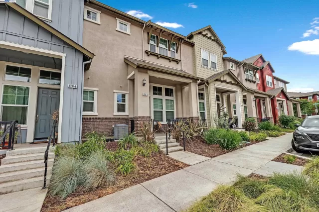 MLS: 41097591 Condo For Sale