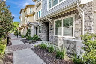 Click for more information on MLS # 41097749 : 123 BRANTA CMN More Details about MLS # 41097749 : 123 BRANTA CMN