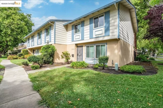 MLS: 41097757 Condo For Sale