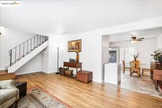 Photo #5: 41097757 Listing