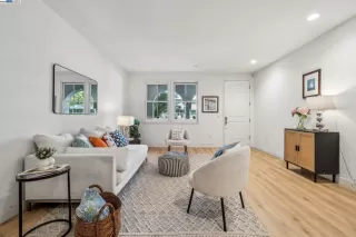 Photo #4: 41097788 Listing