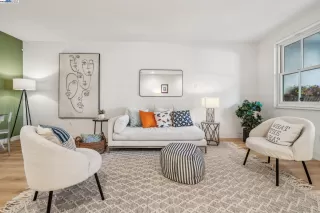 Photo #5: 41097788 Listing