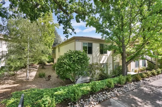 MLS: 41097882 Condo For Sale