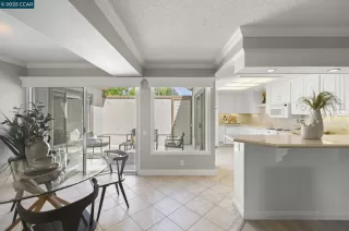 Photo #2: 41097957 Listing 