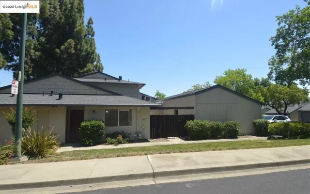 MLS: 41097958 Condo For Sale