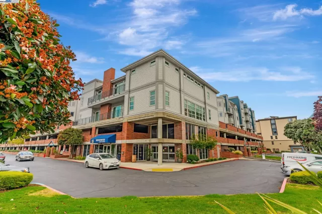 MLS: 41098000 Condo For Sale