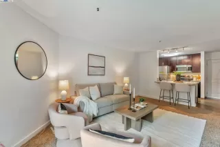 Photo #2: 41098000 Listing