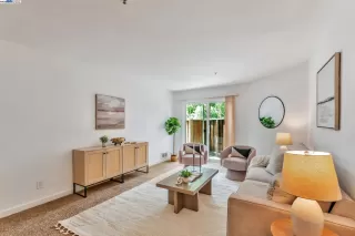 Photo #4: 41098000 Listing