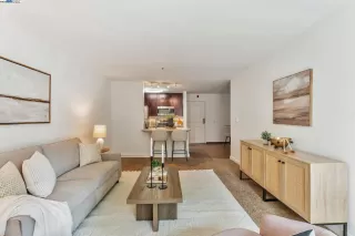 Photo #5: 41098000 Listing