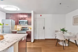 Photo #6: 41098000 Listing