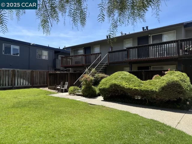 MLS: 41098025 Condo For Sale