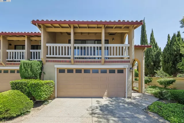 MLS: 41098168 Condo For Sale