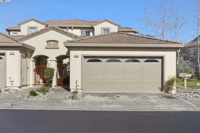 MLS: 41098204 Condo For Sale