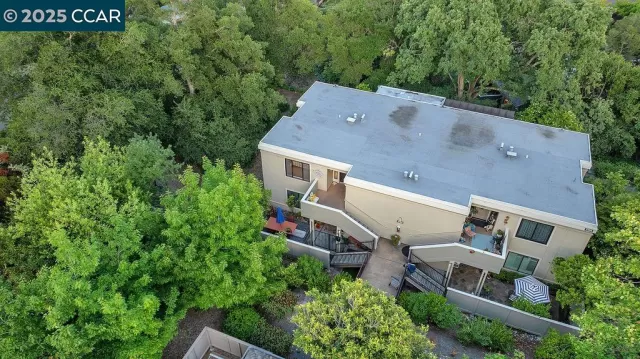 MLS: 41098248 Condo For Sale