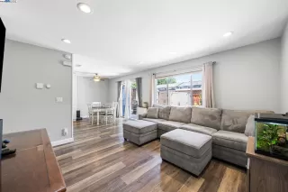 Photo #3: 41098268 Listing