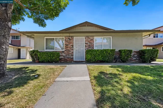 MLS: 41098272 Condo For Sale