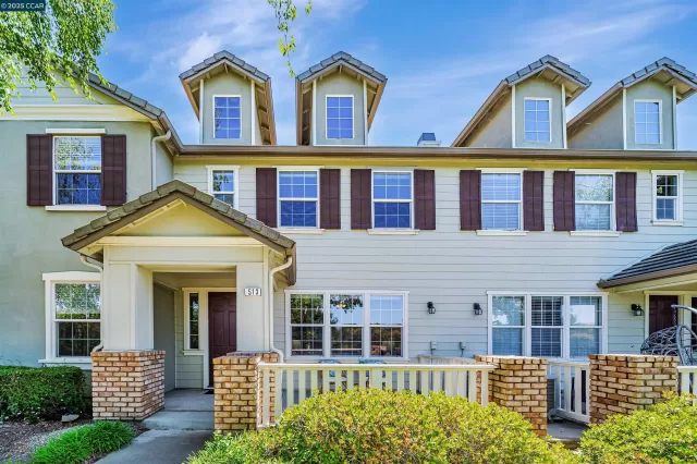 MLS: 41098329 Condo For Sale