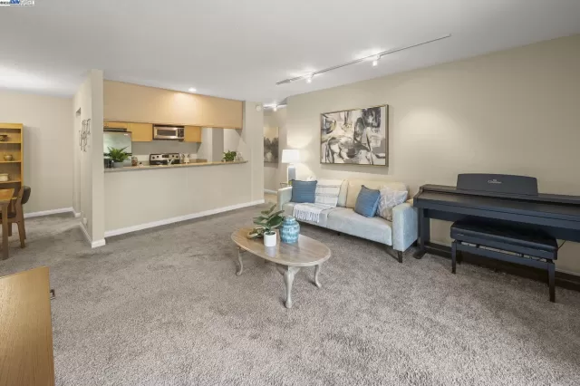 MLS: 41098354 Condo For Sale